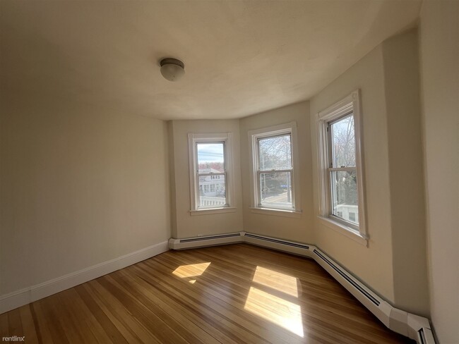 Building Photo - 2 br, 2 bath House - 515 Middle Hwy Apt 2