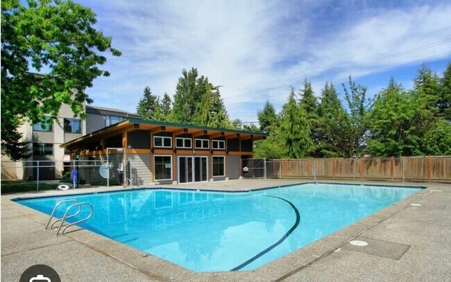 Foto del edificio - 7001 Sand Point Way NE