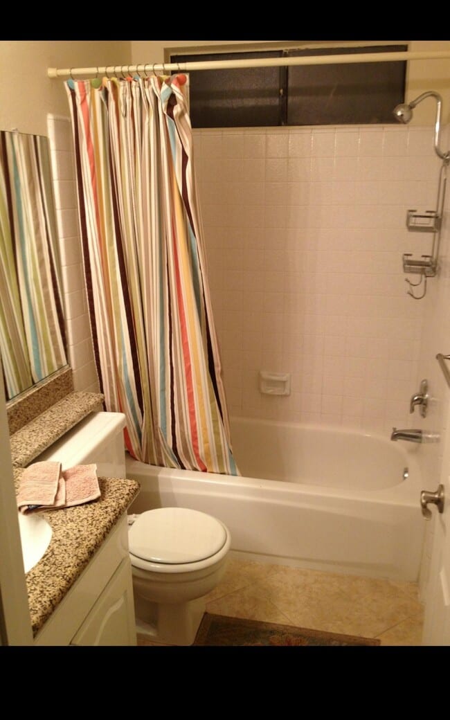 Building Photo - 2010 E Wellington Ave