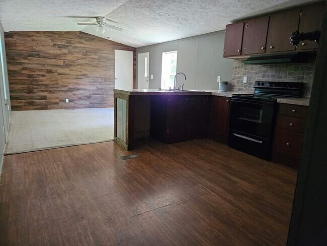 Building Photo - Fairgarden Circle Subdivision