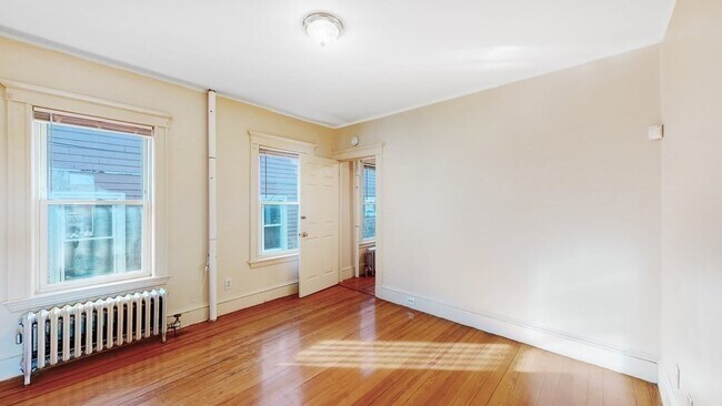 Building Photo - 17 Bentham Rd