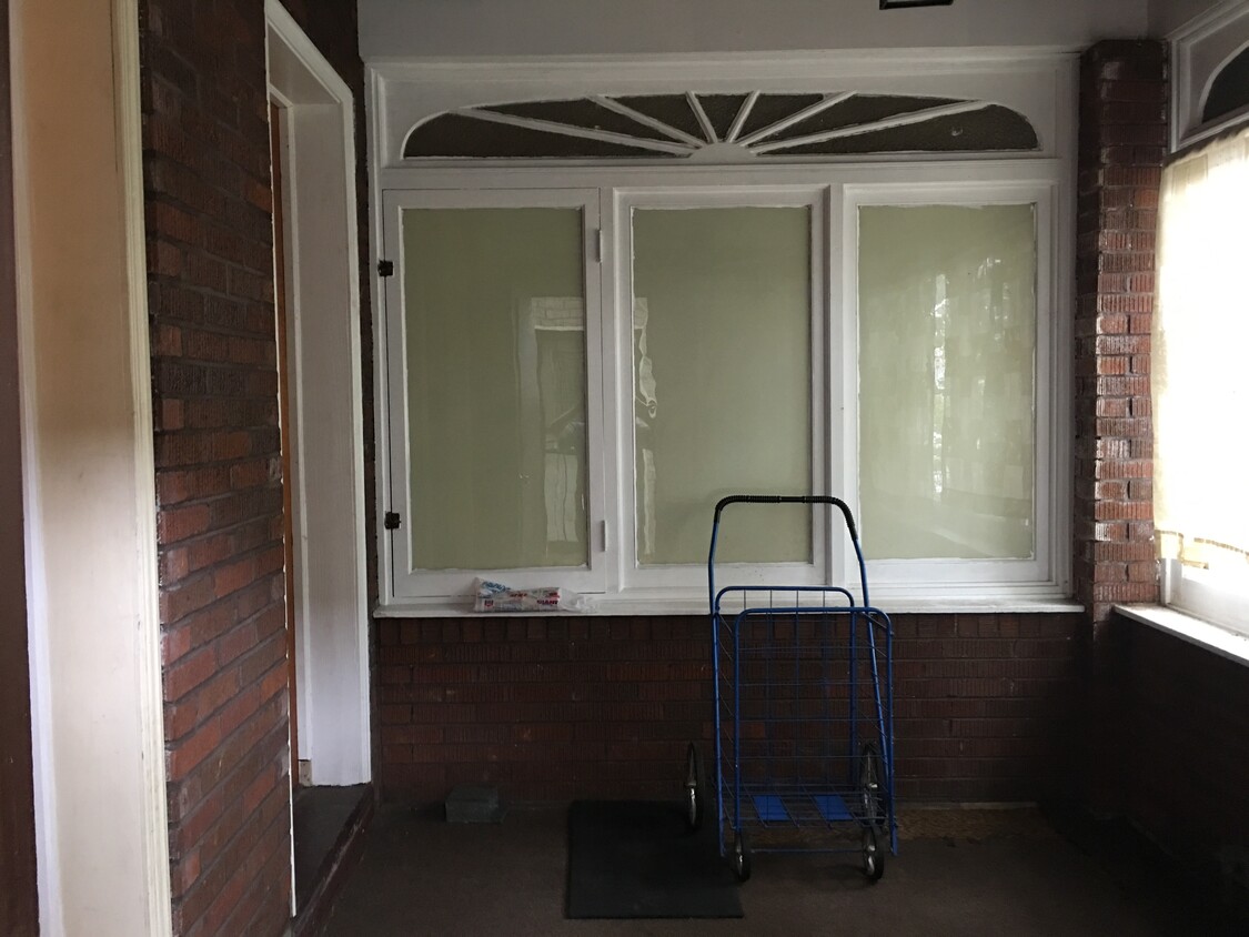 Primary Photo - 115 W Chew Ave