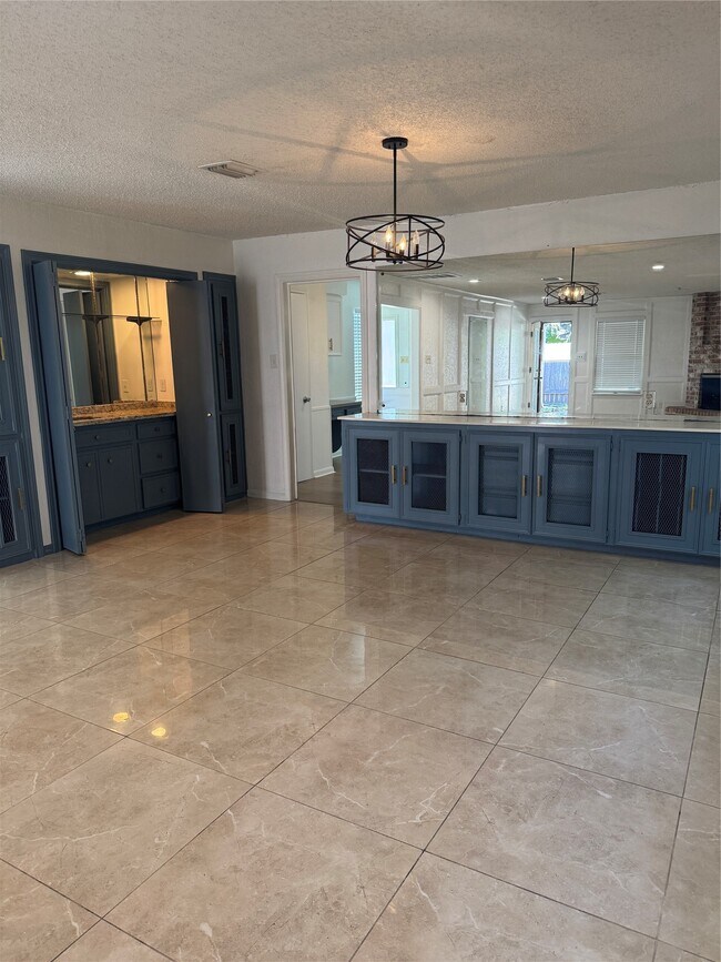 Foto del edificio - 7838 Vickijohn Dr