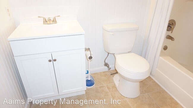 Building Photo - 3 br, 2 bath House - 1805 Oak Tree Court
