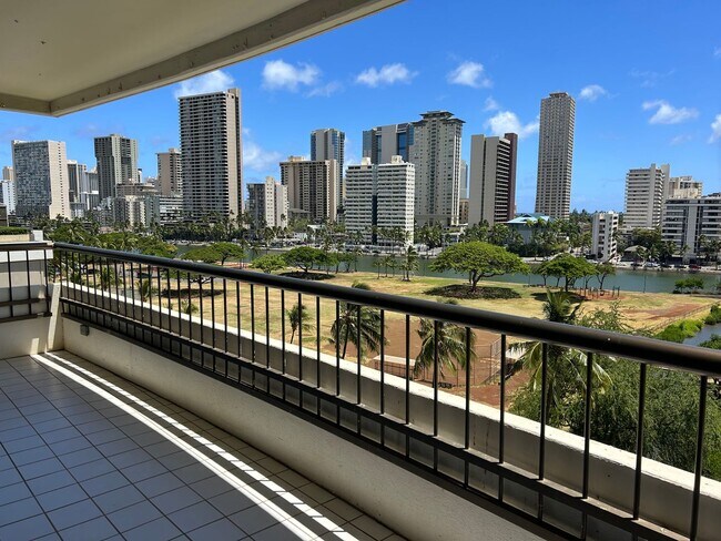 Foto del edificio - 2333 Kapiolani Blvd