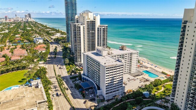 Foto del edificio - 19201 Collins Ave