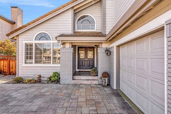 Foto del edificio - 2435 Pinehurst Ct