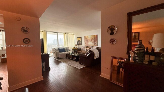 Foto del edificio - 18031 Biscayne Blvd