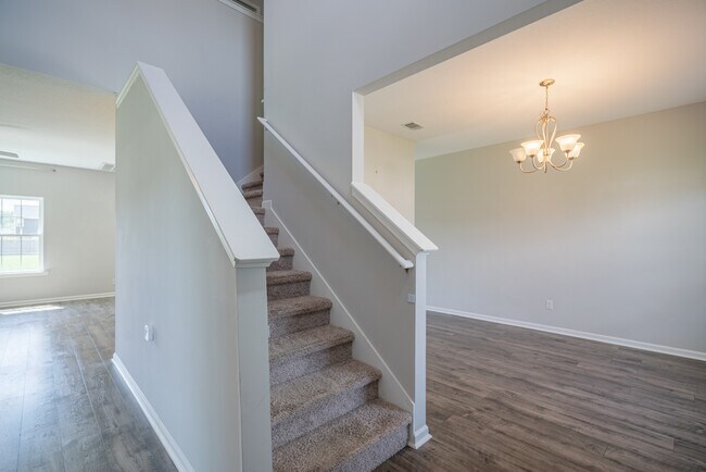 Foto del edificio - 418 Huntington Dr