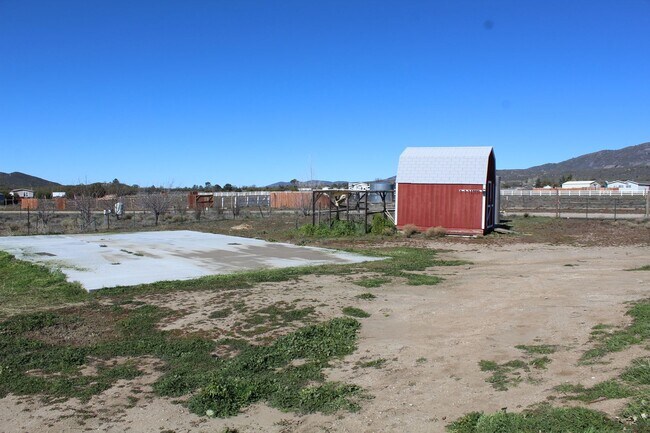 Building Photo - 3 Bed 2 Bath Home for Rent in Anza on 2 pl...