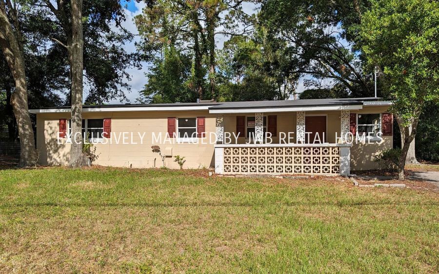 Primary Photo - 2224 Looking Glass Ln