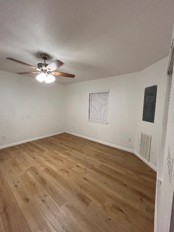 Photo - 1388 Hartsdale Dr House