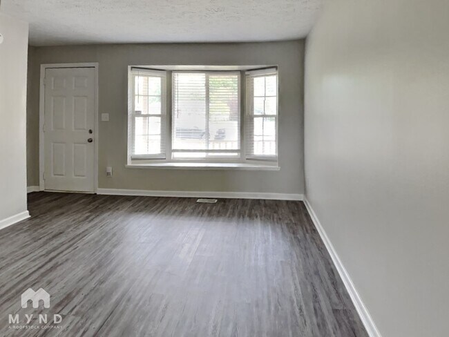 Foto del edificio - 8212 Autumn Mill Ln