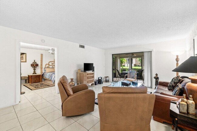 Foto del edificio - 10203 Mangrove Dr