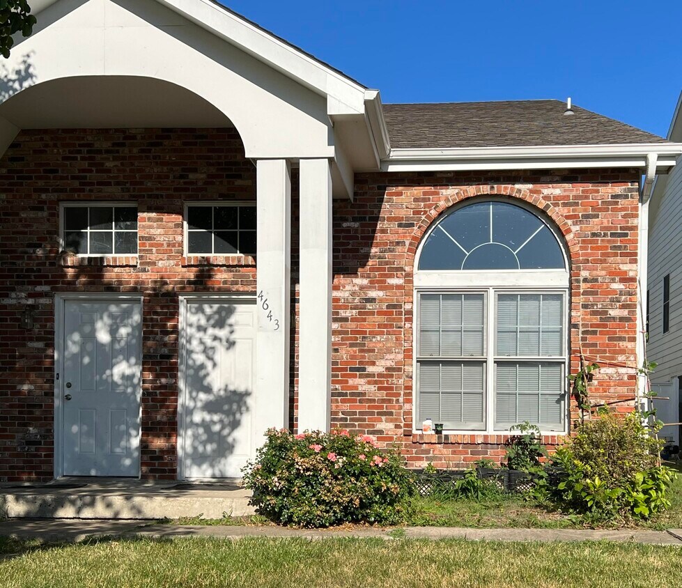 Foto principal - 4643 Brandon Woods St
