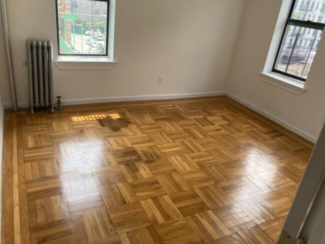 Foto del edificio - 2 bedroom in BRONX NY 10458