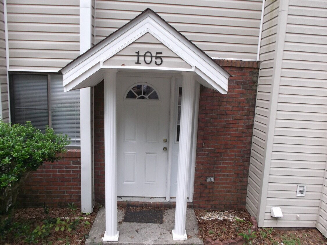Foto principal - Candlebrook Townhomes, Enterprise, AL