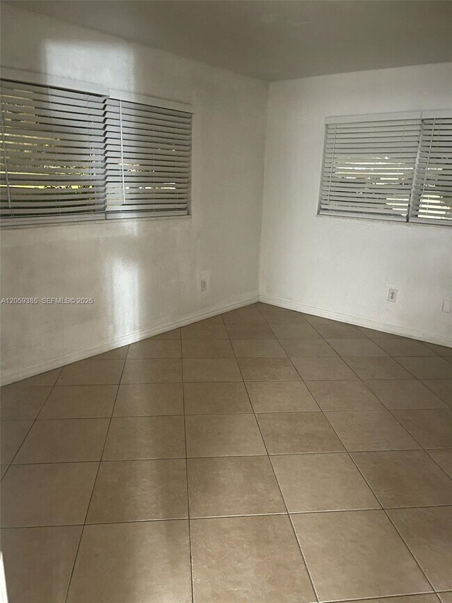 Building Photo - 7410 SW 82nd St