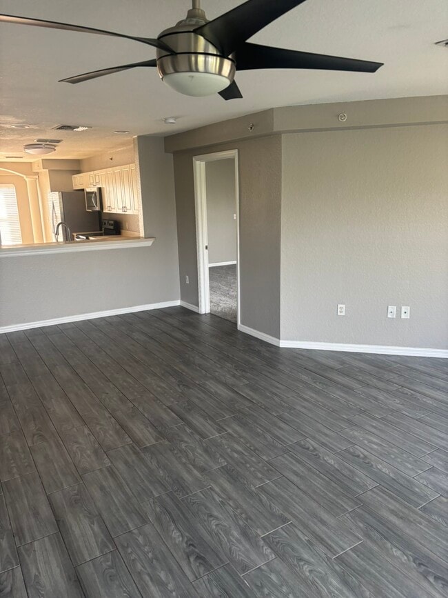 Vinyl floor (no carpet) - 2623 Emerald Lake Ct