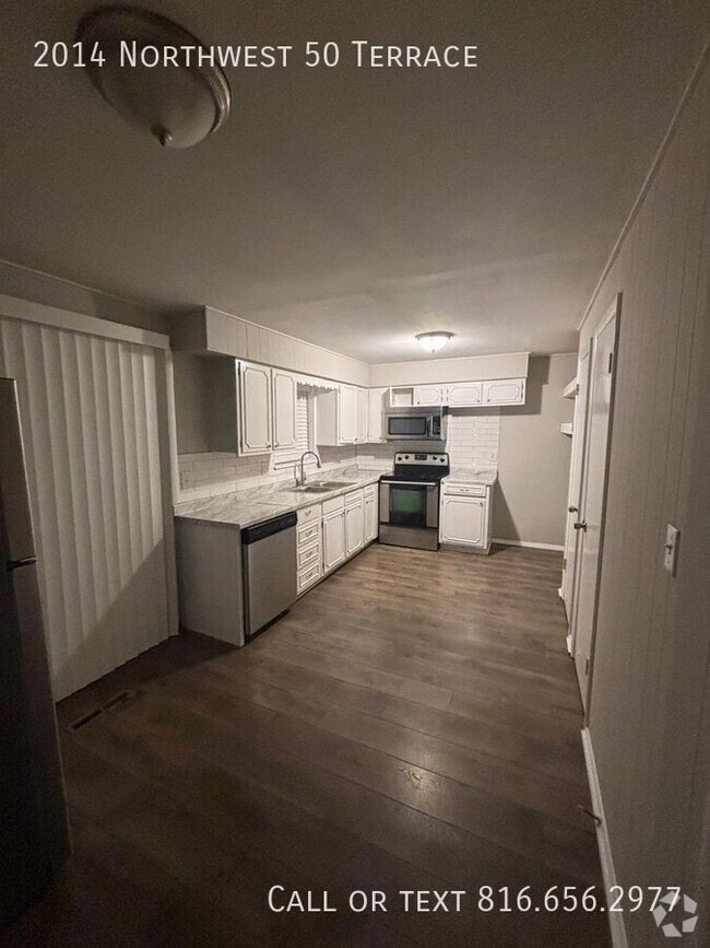Building Photo - 2014 NW 50 Terrace