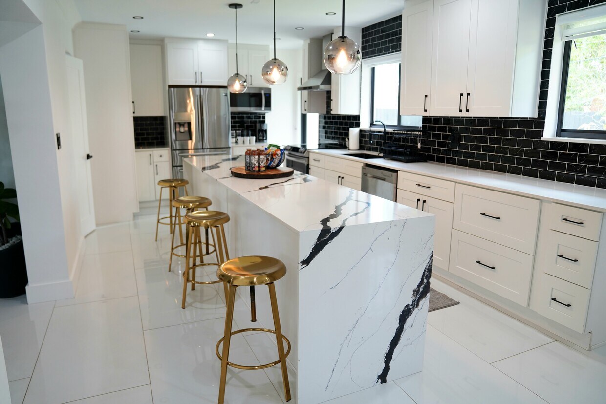 Foto principal - 1410 NW 192nd St