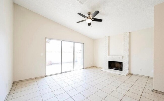Building Photo - 3100 N Tenaya Wy