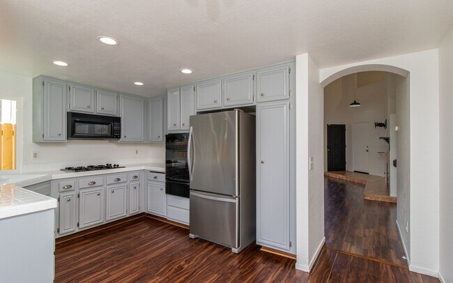Building Photo - Updated Rancho Del Oro 3 bedroom 2 bath home
