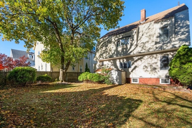 Foto del edificio - 76 Dexter Ave