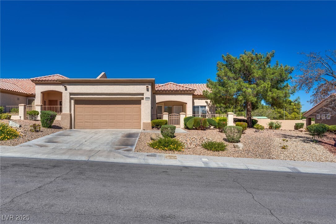Foto principal - 10408 Leafgold Dr