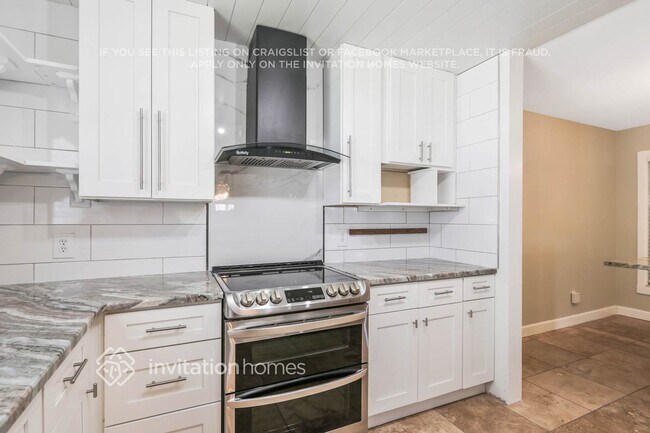 Foto del edificio - 6708 Commodore Way