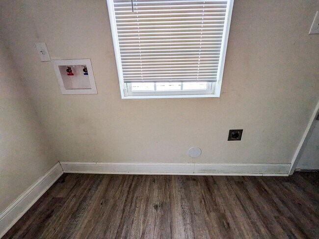 Foto del edificio - 1949-1949 8th St