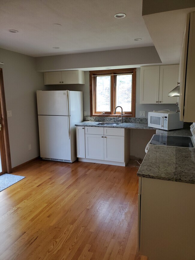 10 Clancy Rd, Branford, CT 06405 Townhome Rentals in Branford CT