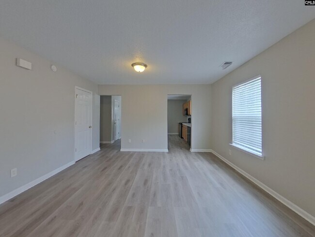 Foto del edificio - 381 Valley Heights Ln