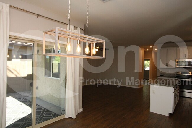 Foto del edificio - 8820 S 41st Dr