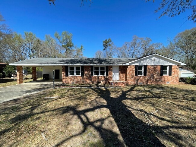 Building Photo - 3 bed/2 bath home in Martinez w/huge backy...
