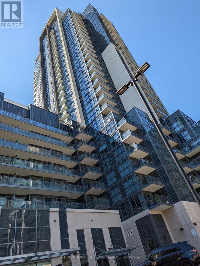 Building Photo - 30-230 Meadowglen Pl