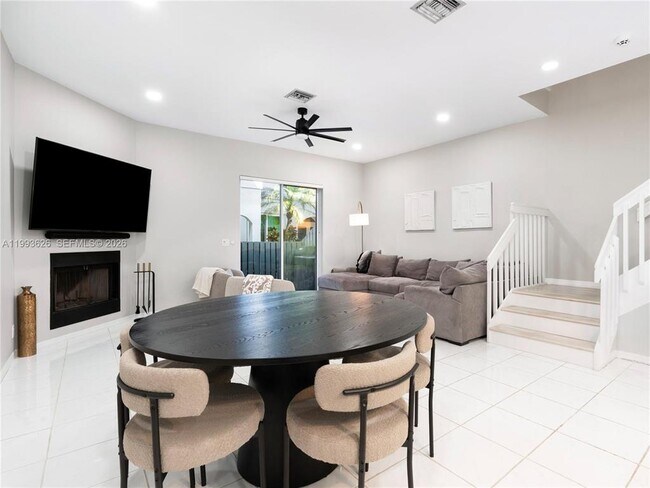 Foto del edificio - 835 NE 17th Way