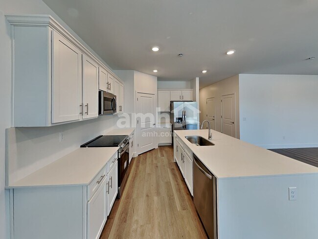 Building Photo - 9588 Harkes Dr