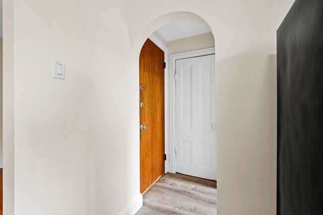 Foto del edificio - 294 Clerk St