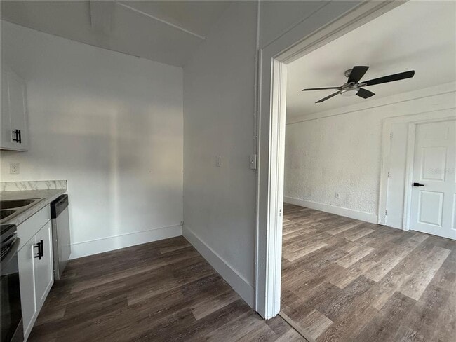 Building Photo - 730 W Central Ave