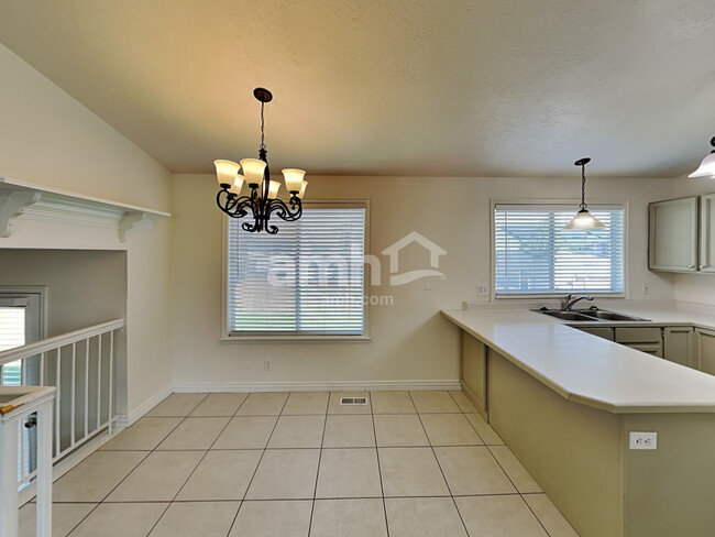 Building Photo - 5544 Lopalena Cir
