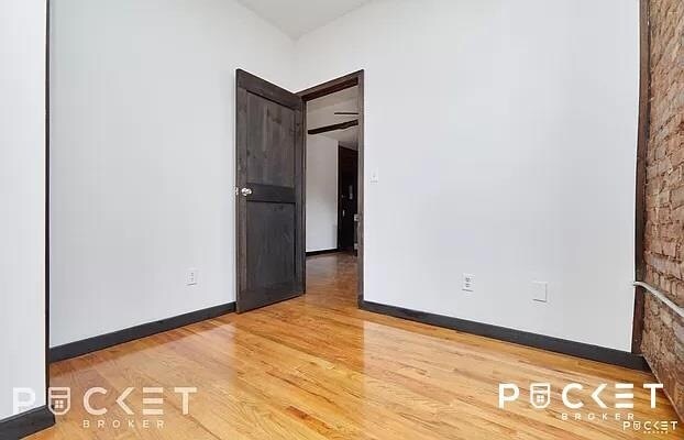 Building Photo - 441 E 12th St