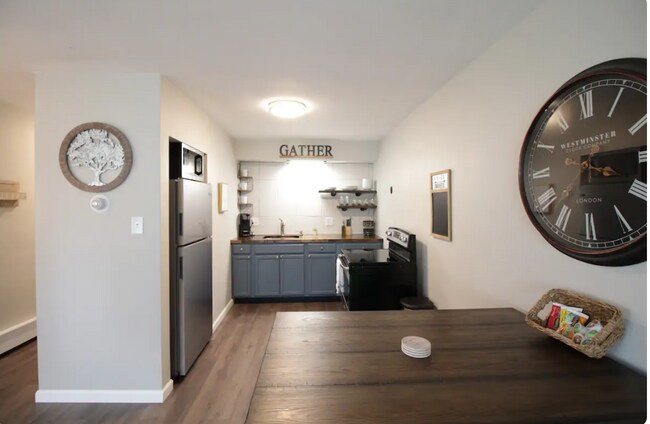 Foto del edificio - 328 N Maple Ave