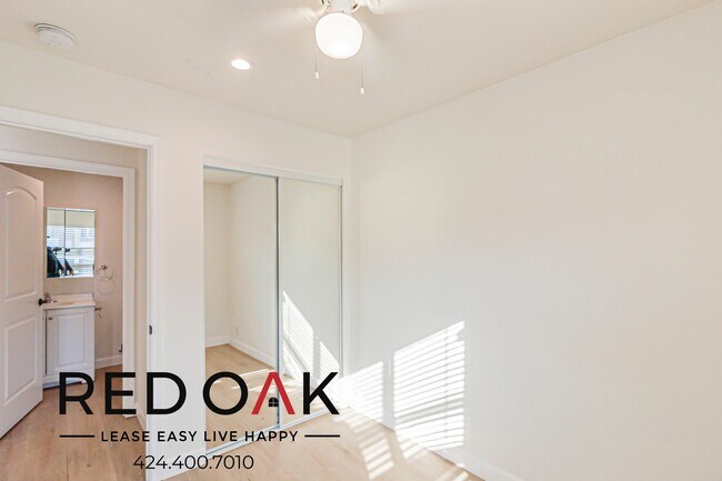 Building Photo - 929 1/4 W 77th St-2