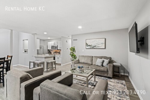 Foto del edificio - 10965 Gillette-