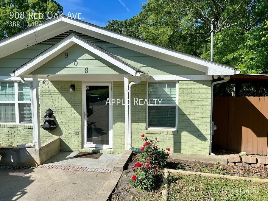 Primary Photo - 908 Red Oak Ave. - Available June 14