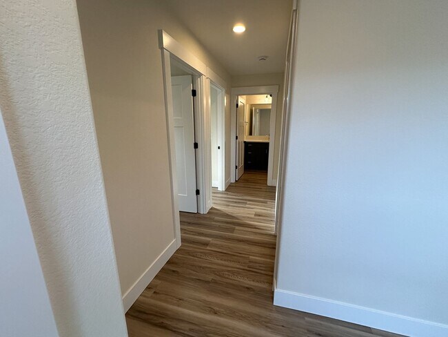 Building Photo - BOONE661-663 -NEW