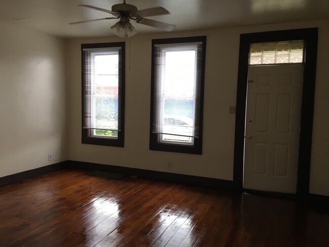 Foto del edificio - 2 BR near Promenade Park