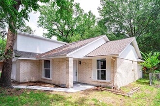 Building Photo - 9214 Woodland Oaks Dr