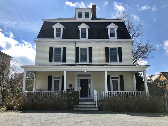 Foto del edificio - 15 Narragansett Ave